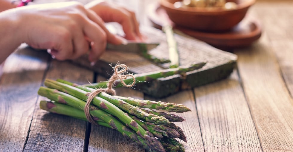 Pr&eacute;parer les asperges vertes
